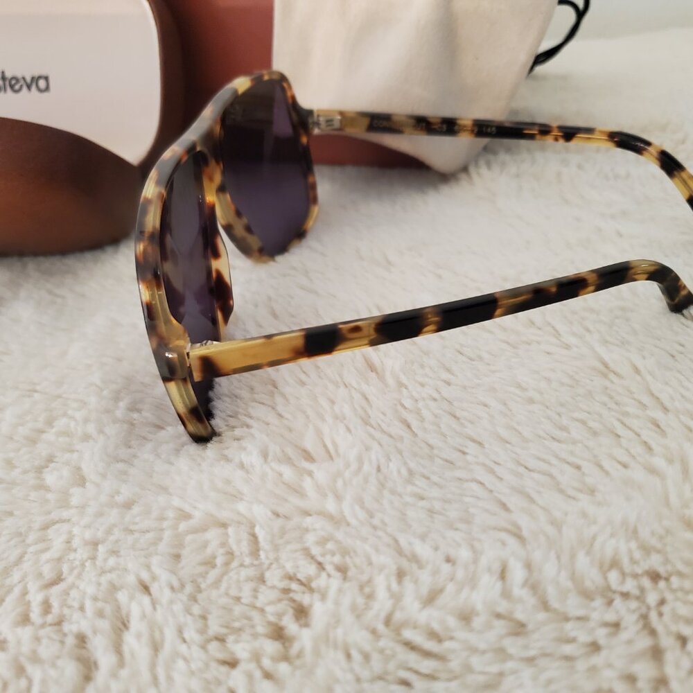 Illesteva Connecticut Sunglasses - Picture 3 of 6